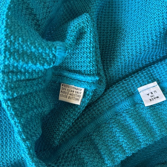 ST. JOHN COLLECTION Azul Knit 2 pc Skirt + Jacket Gold Button Chain Suit Set 8 M - Picture 15 of 15